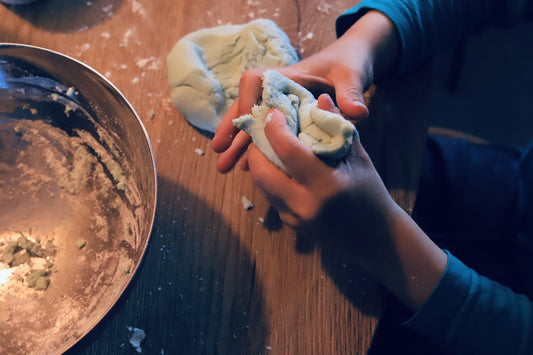 Zelf speelklei maken – veilig, zacht en in 5 minuten klaar