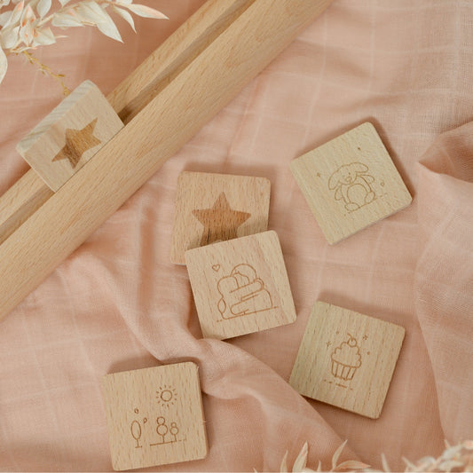 Houten planbord op plankje familie