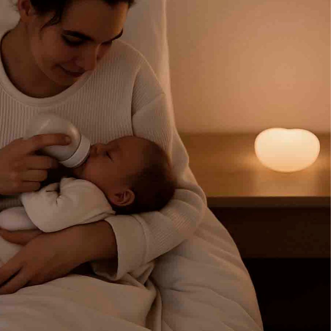 Rustig voeden met Ruby Nursing light van Flow Amsterdam