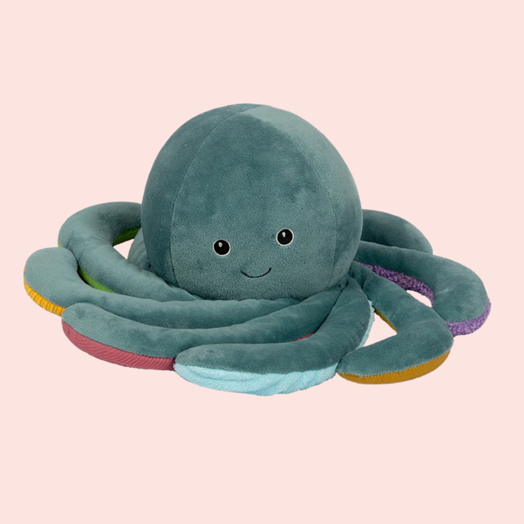 Petrolkleurige ByASTRUP verzwaringsknuffel octopus van 1,2 kg met kleurrijke, getextureerde armen